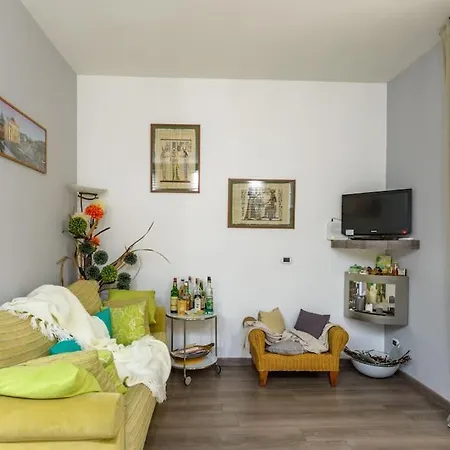 Casabarina Live In The Center Of Apartment