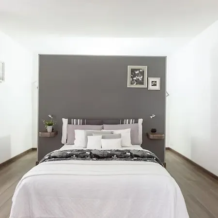 Casabarina Live In The Center Of Apartment *